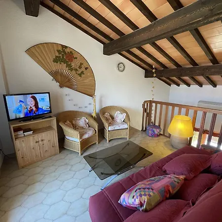 Villa Pavillon T3 Avec Mezzanine, Garage, Clim, Terrasse, Piscine, 400m - Cyprien - Fr-1-106-103 *