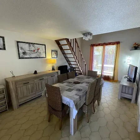 Pavillon T3 Avec Mezzanine, Garage, Clim, Terrasse, Piscine, 400m - Cyprien - Fr-1-106-103 Villa *